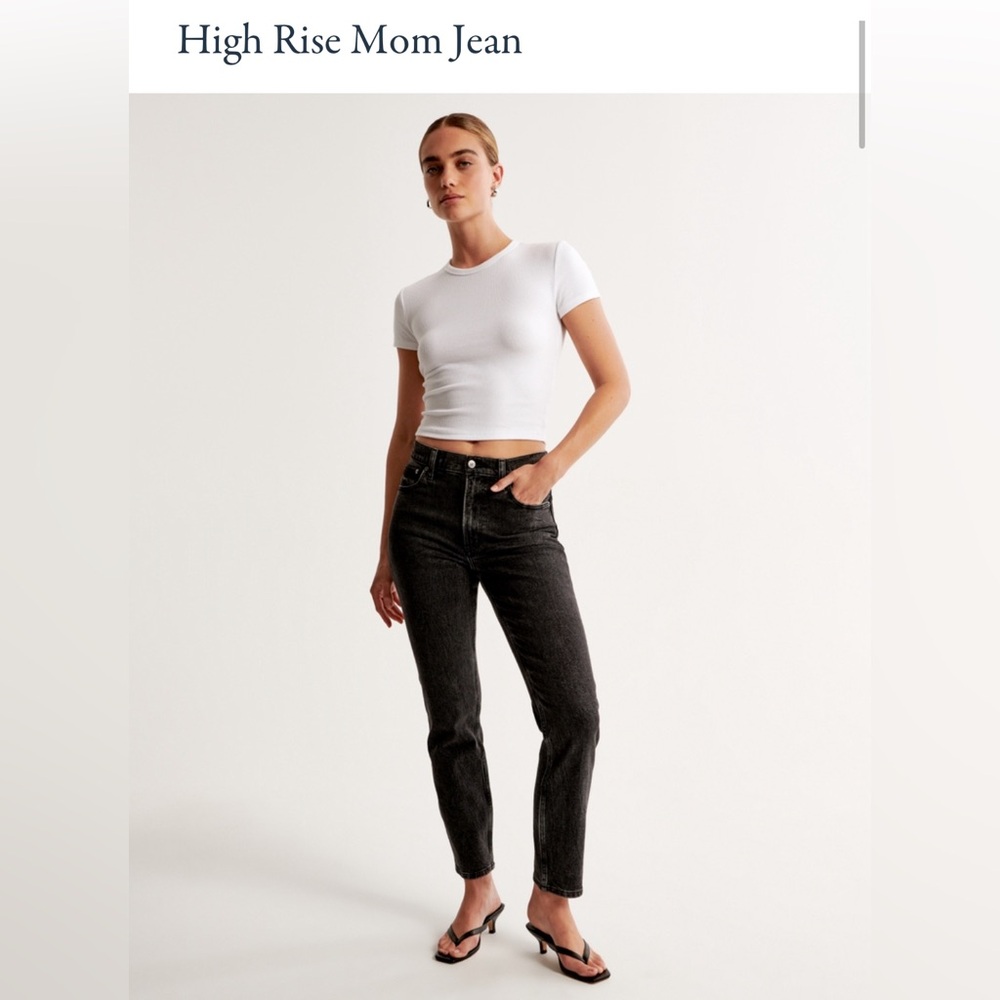 Abercrombie & Fitch The Mom High Rise 26s